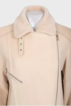 Beige cropped coat with a zipper