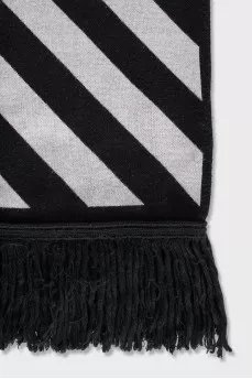 Black and white scarf with fringe