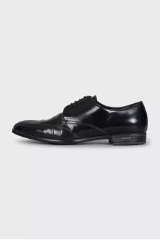 Men's leather shoes with perforated toes