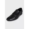 Men's leather shoes with perforated toes
