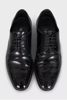 Men's leather shoes with perforated toes