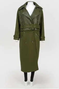 Длинное двубортное пальто зеленое