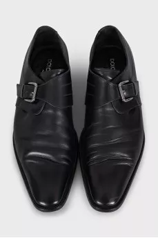 Men's black shoes with a long toe