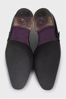 Men's black shoes with a long toe
