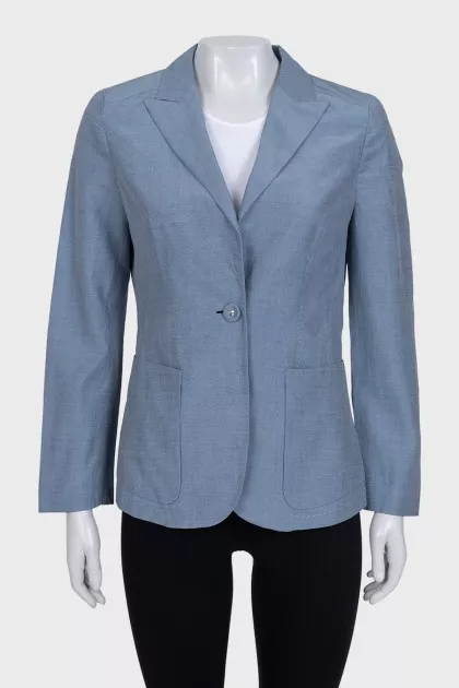 Fitted jacket with a button