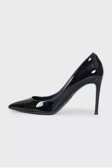 Patent leather black shoes