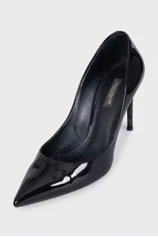 Patent leather black shoes