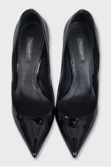 Patent leather black shoes