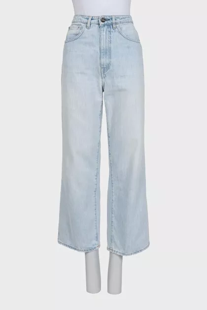 Straight-leg blue jeans