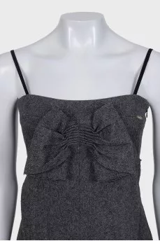 Fitted dress with lace trim at the bottom