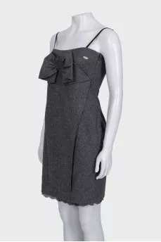 Fitted dress with lace trim at the bottom