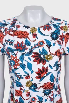 Fitted dress with a large print