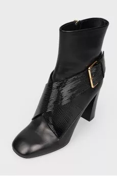 Botillons with a square nose with a zipper