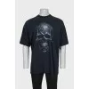 Чоловіча oversize футболка чорного кольору з принтом