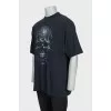 Чоловіча oversize футболка чорного кольору з принтом