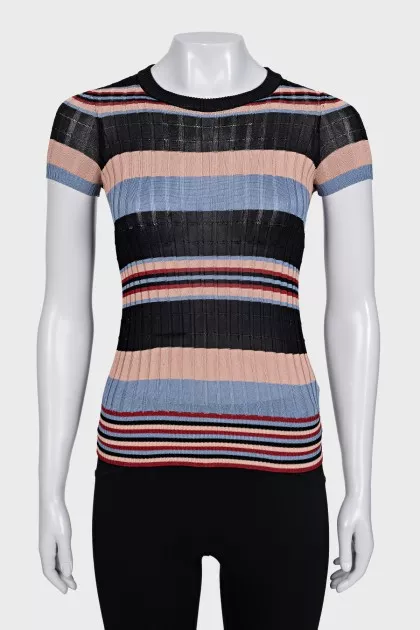 Slim-fitting T-shirt with colorful stripes