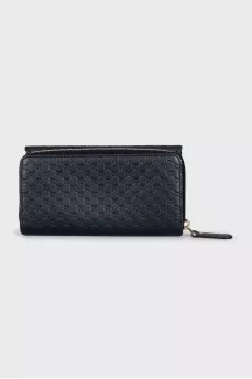 Men's leather wallet with branded embossing