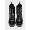 High -heeled boots