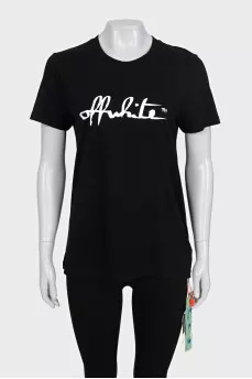 Black T-shirt with branded print and tag
