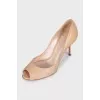Beige leather open-toe shoes