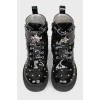 Baby varnished shoes with spikes
