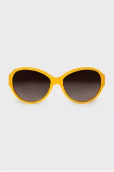 Sunglasses with yellow frames