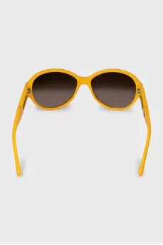 Sunglasses with yellow frames
