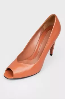 Open -toe shoes