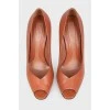 Open -toe shoes