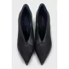 Leather pointed toe shoes with tag