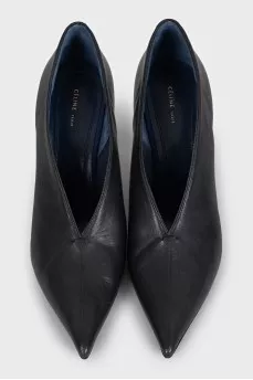 Leather pointed toe shoes with tag