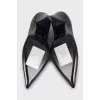 Leather pointed toe shoes with tag