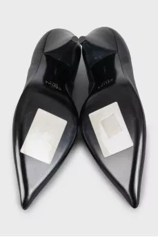 Leather pointed toe shoes with tag