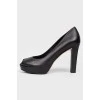 Square heels and open toe shoes