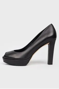 Square heels and open toe shoes