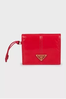 Leather wallet with a button
