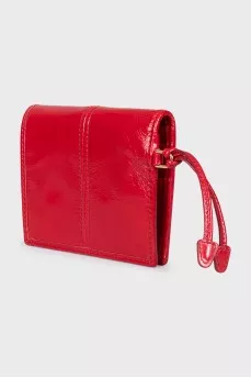 Leather wallet with a button