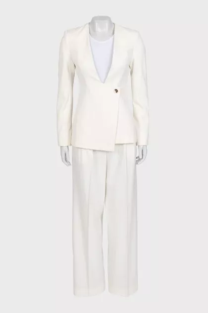 White fitted suit