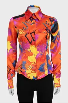 Fitted shirt with a large print