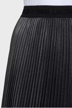 Pleated skirt with elastic waistband