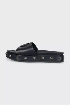 Leather flip-flops decorated with a gold logo