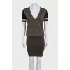 Золотистое платье с облегающим низом