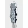Fitted sleeveless blue dress with print
