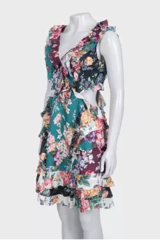 Floral print dress with a cutout