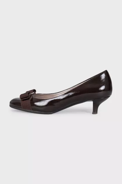 Лаковые туфли из кожи на kitten heel