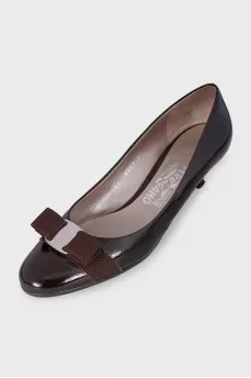 Лакові туфлі зі шкіри на kitten heel