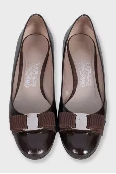 Лакові туфлі зі шкіри на kitten heel
