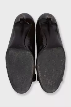 Лакові туфлі зі шкіри на kitten heel