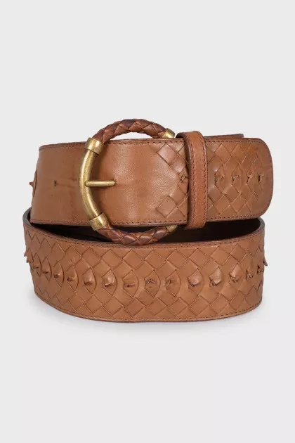 Leather belt with a braided element