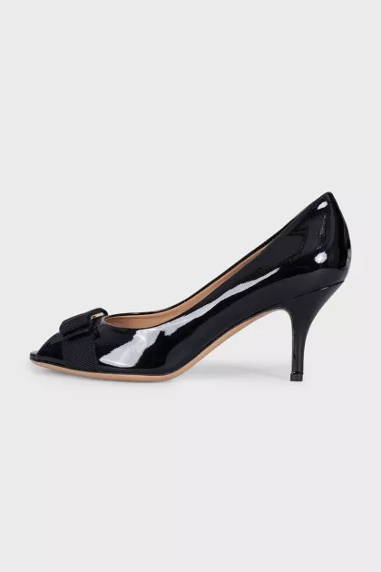 Black patent leather open-toe shoes